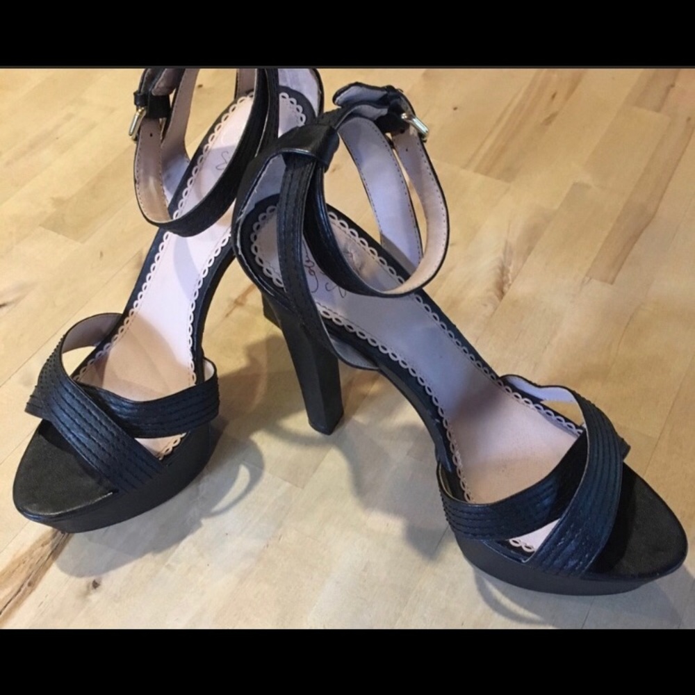 ❤️VICTORIA’S SECRET💋 PLATFORM SANDAL-9 - Picture 5 of 7